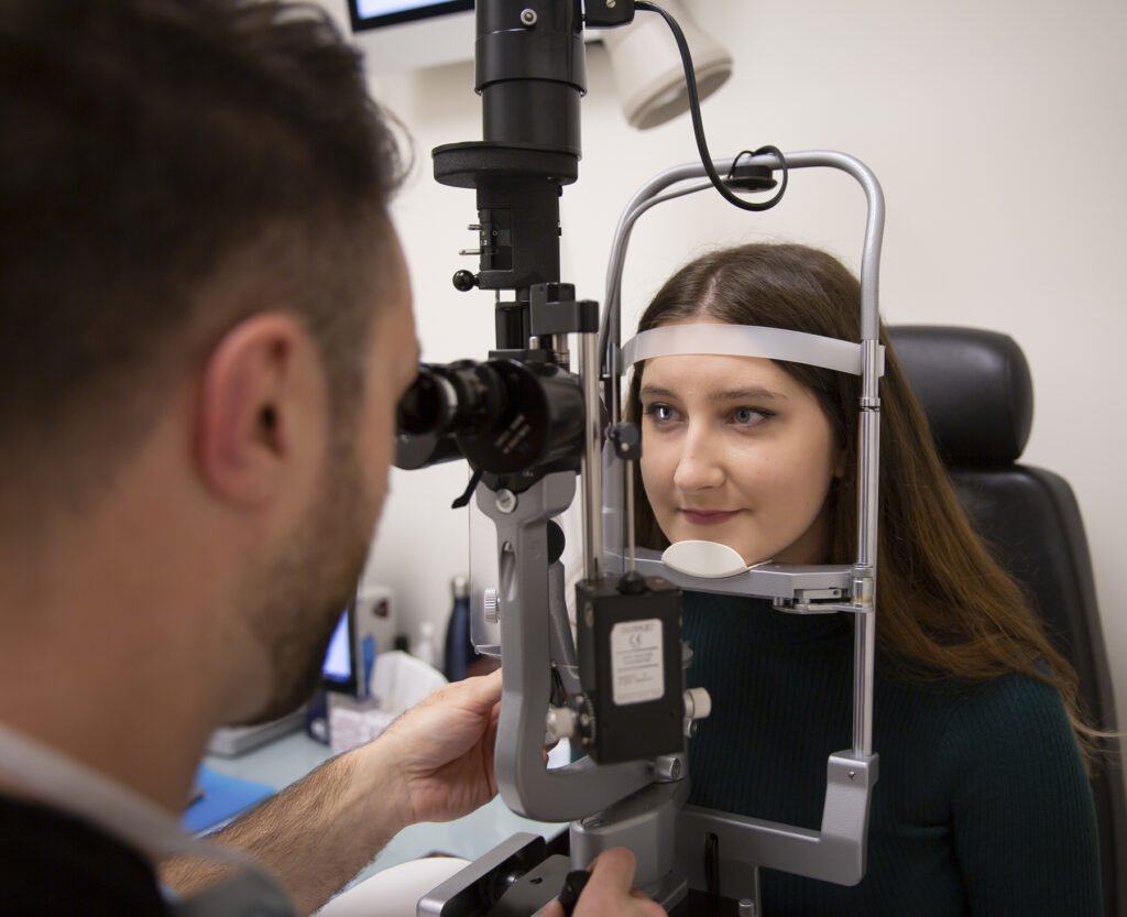 eye-exams-macleod-optical